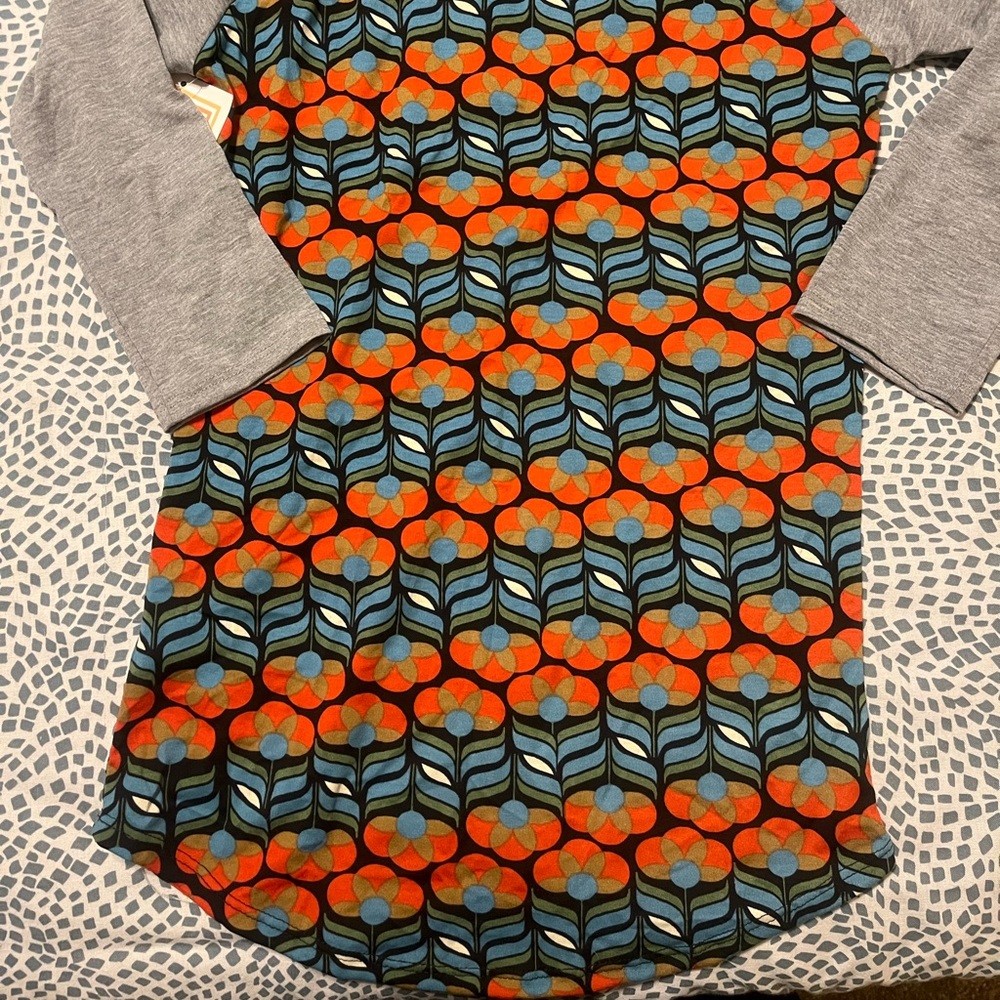 LuLaRoe Randy Printed Raglan Baseball Tee - Picture 3 of 5